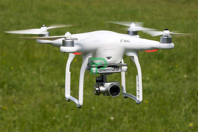 máy bay điều khiển từ xa drone